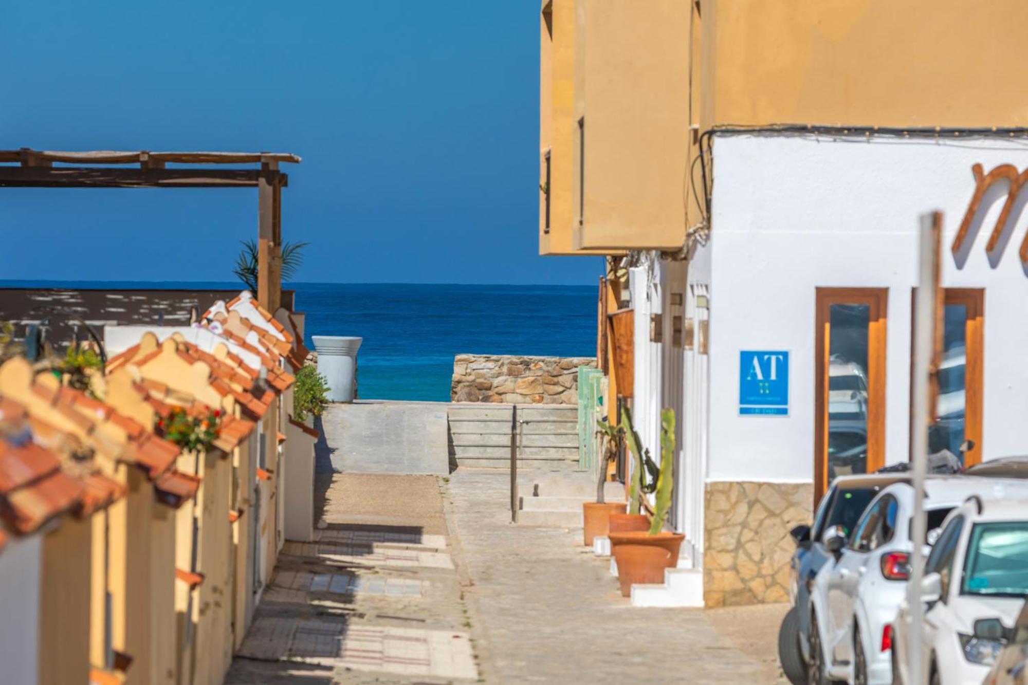 Malabau Beach House タリファ エクステリア 写真