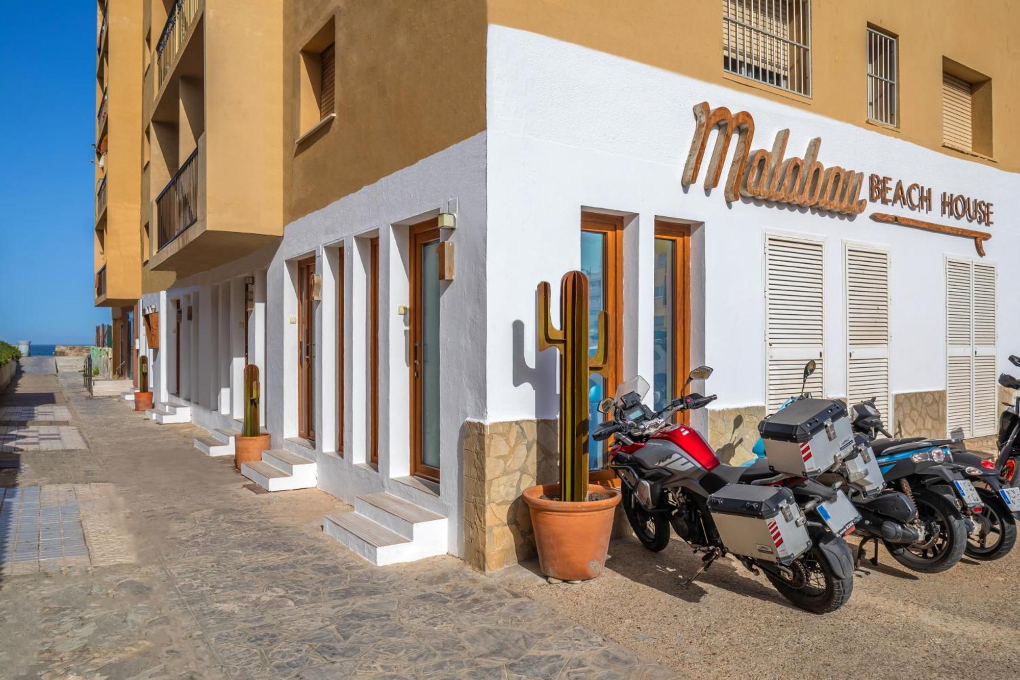 Malabau Beach House タリファ エクステリア 写真